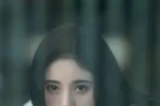 优思益塌房始末：明星集体道歉背后假洋牌与代工厂的真相